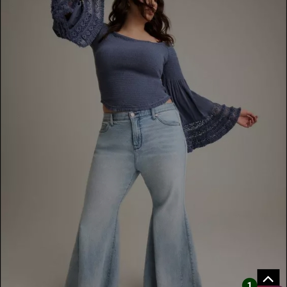 Festi By Torrid 00 NWT Cropped Bell Sleeved Top